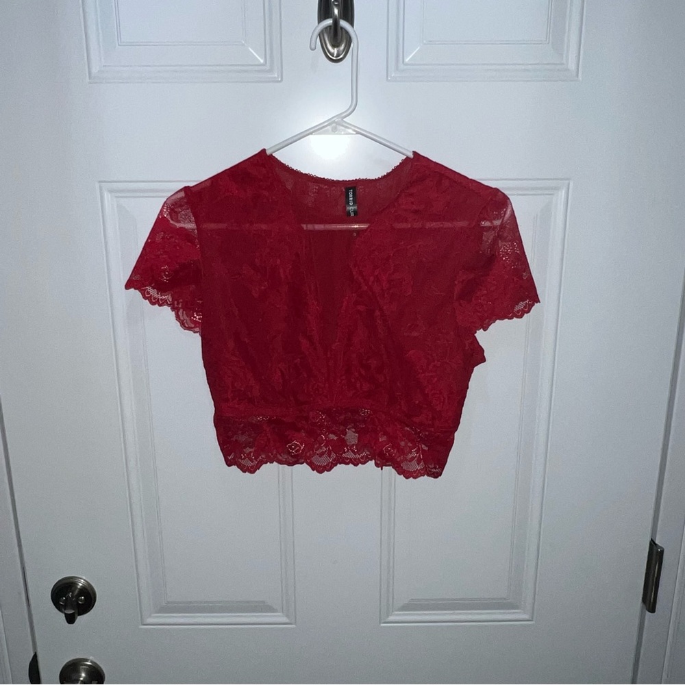 Torrid FLORAL LACE SHORT SLEEVE CROP TOP Red Size 0 - Picture 4 of 6